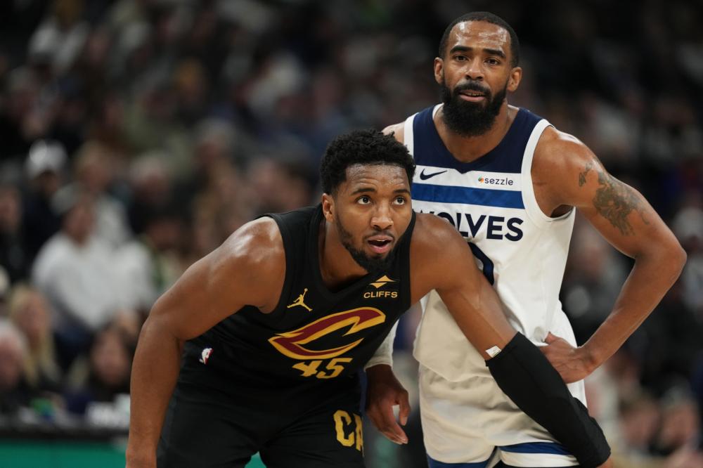 洲足坛崭露 洲足坛崭露