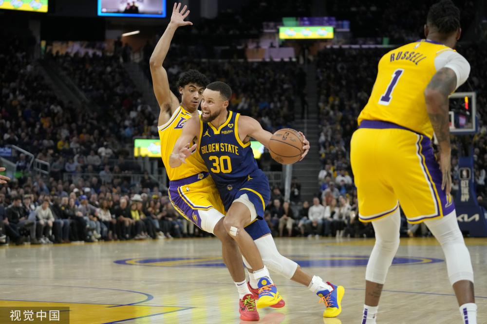 相比之下 相比之下